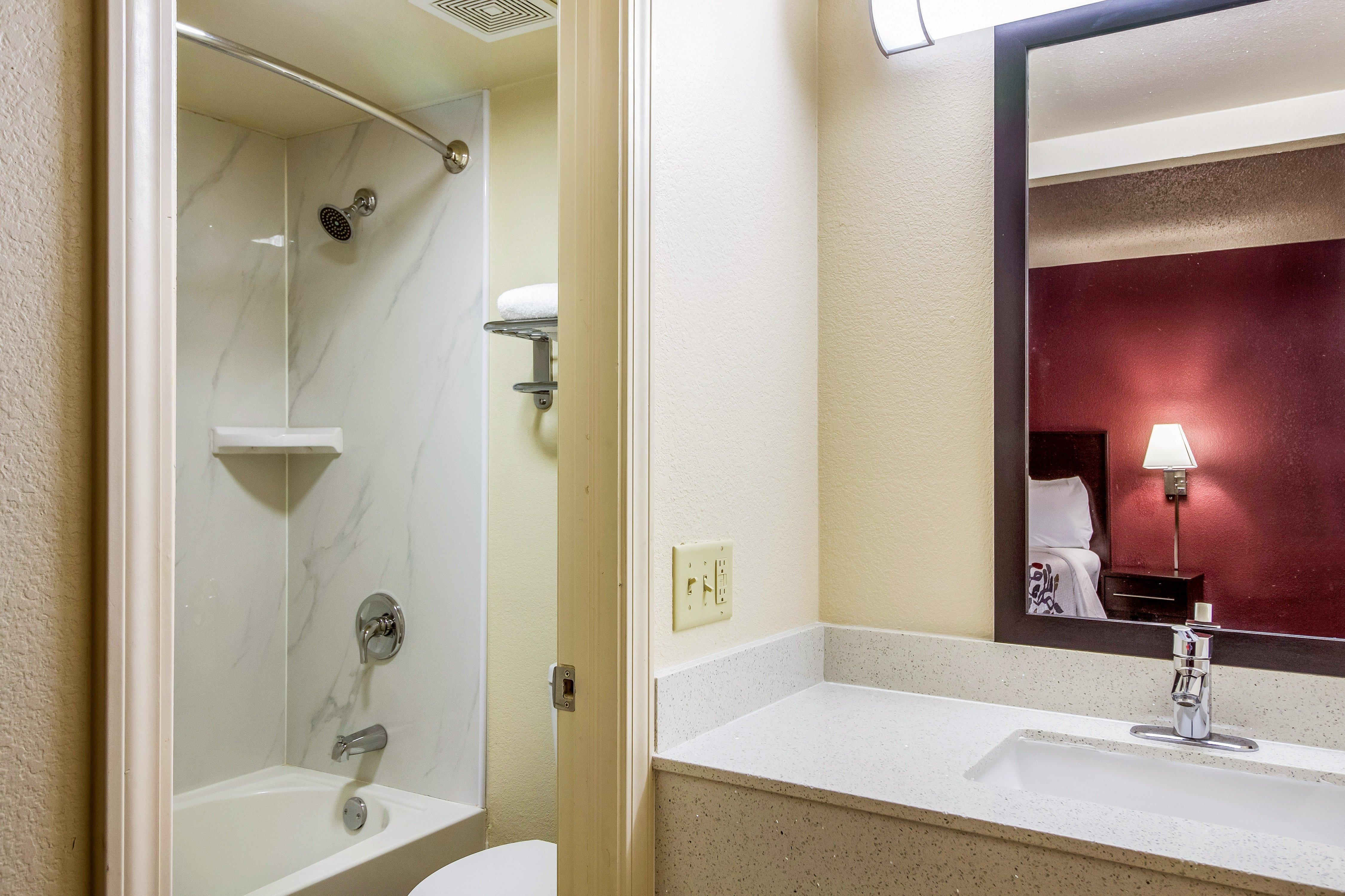 Red Roof Inn Houston East I-10 מראה חיצוני תמונה