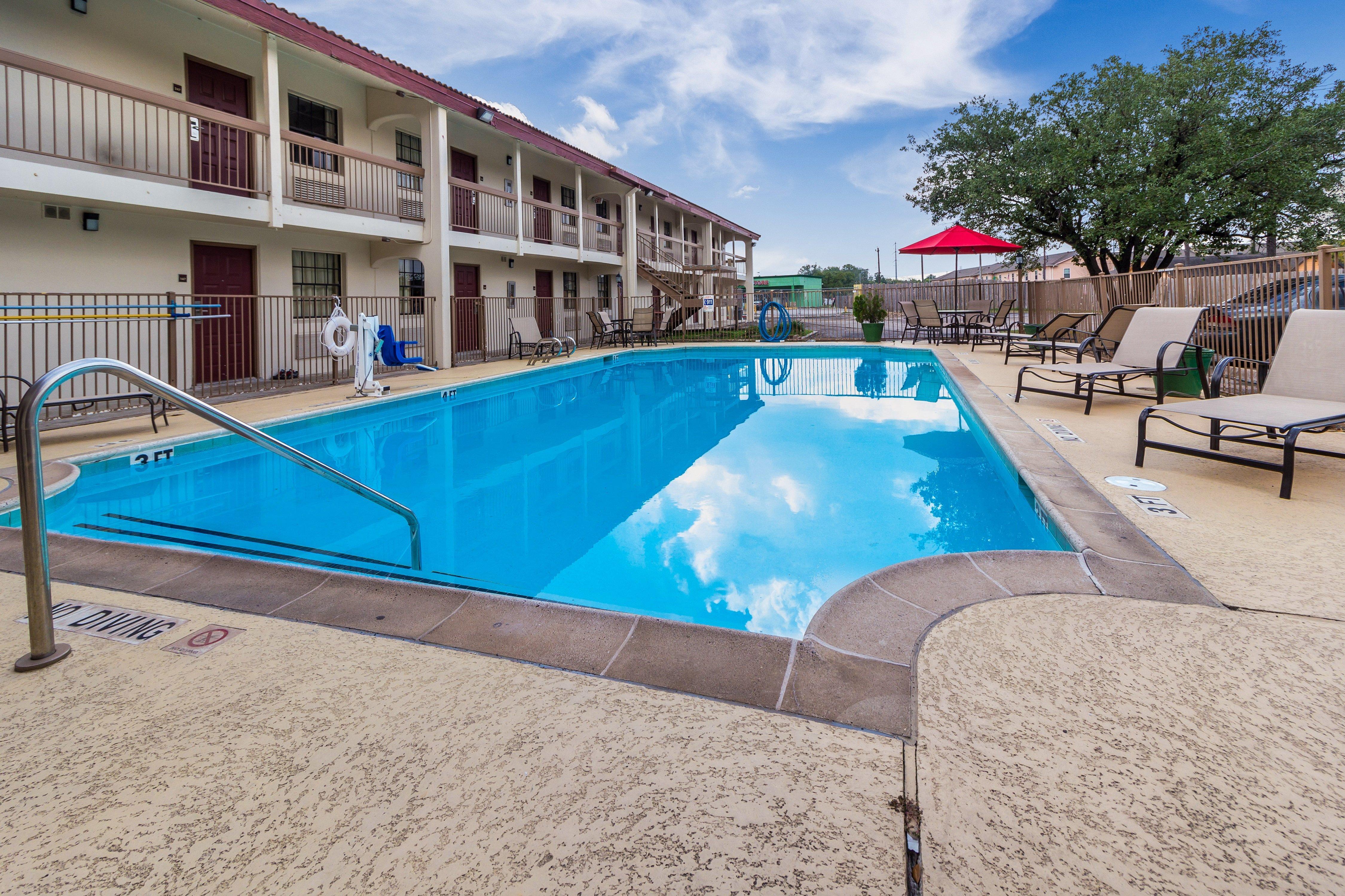 Red Roof Inn Houston East I-10 מראה חיצוני תמונה