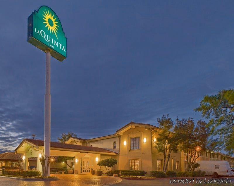 Red Roof Inn Houston East I-10 מראה חיצוני תמונה