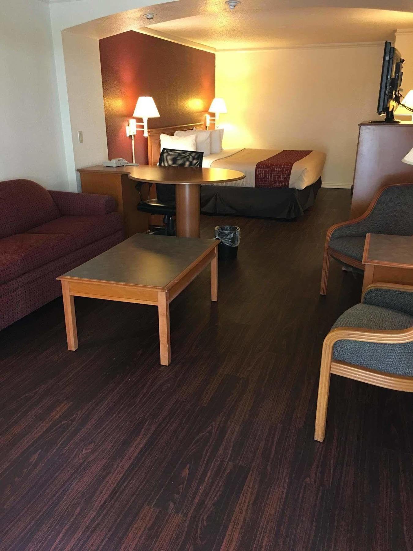 Red Roof Inn Houston East I-10 מראה חיצוני תמונה