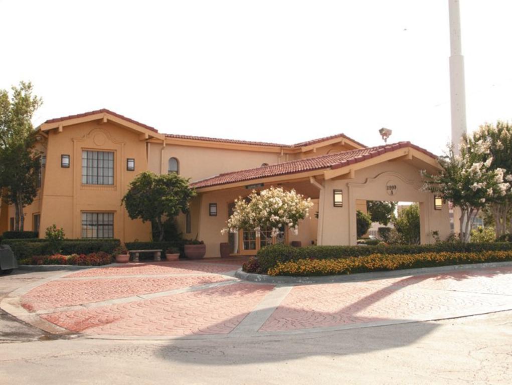 Red Roof Inn Houston East I-10 מראה חיצוני תמונה